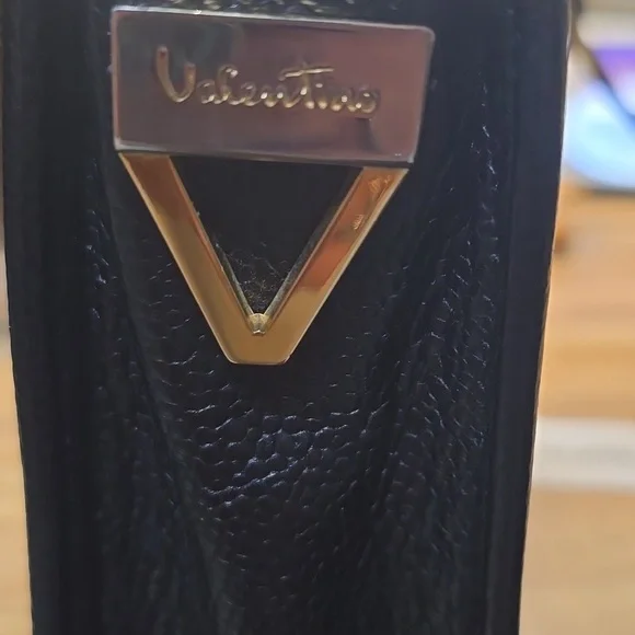 Elegant Mario Valentino Black Leather Unisex Shoulder Bag - Picture 5 of 8